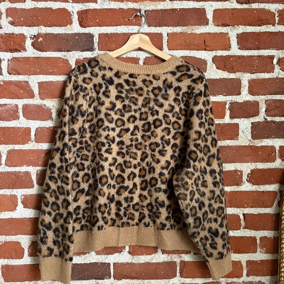 🐆 H&M Leopard Print Sweater – Size XL - Picture 2 of 2